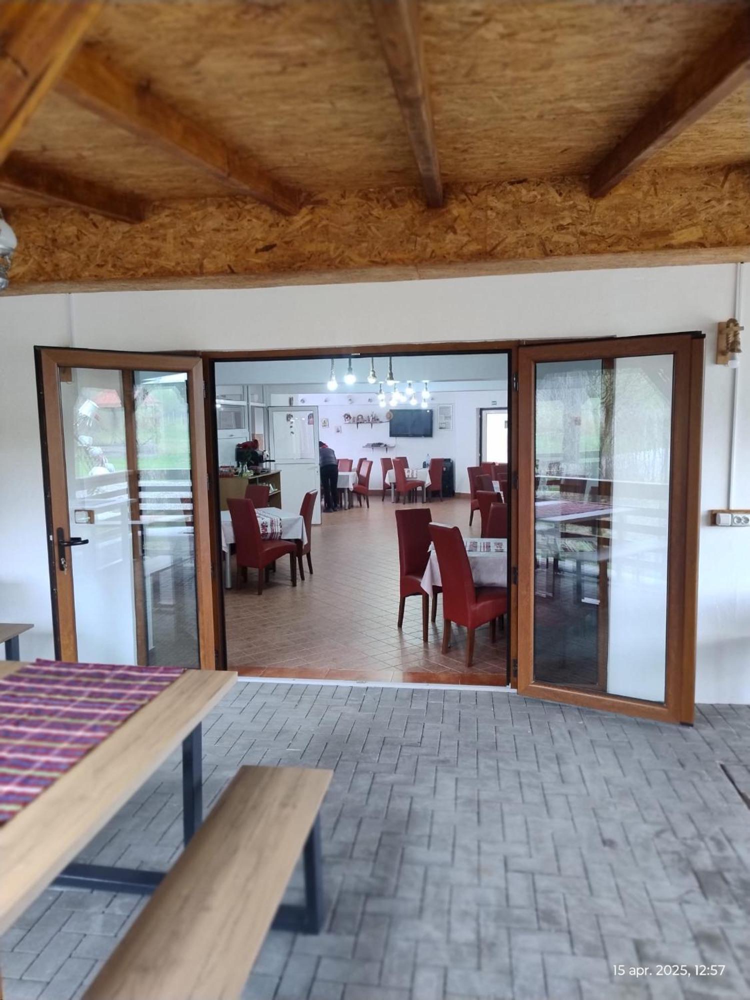 Hotel Cris & Mona Săpînţa Zewnętrze zdjęcie